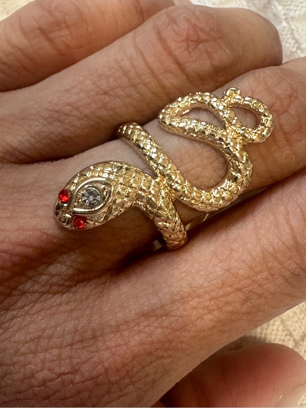 Red eye snake